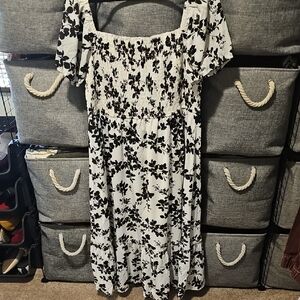 Midi Floral Black and White Dress